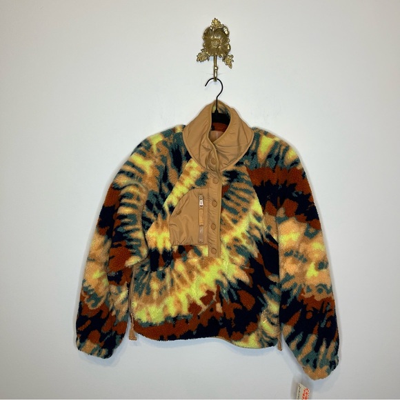 Free People Jackets & Blazers - Free People Hit The Slopes Printed Pullover S